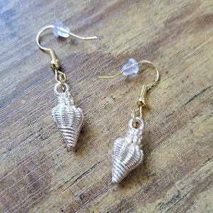 Chic Gold-Toned Shell Earrings